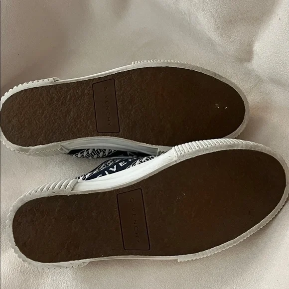 Givenchy Sneakers - Picture 7 of 8